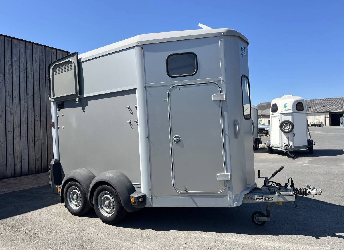 Horse trailer Ifor Williams  2 Stalls 2015 Used