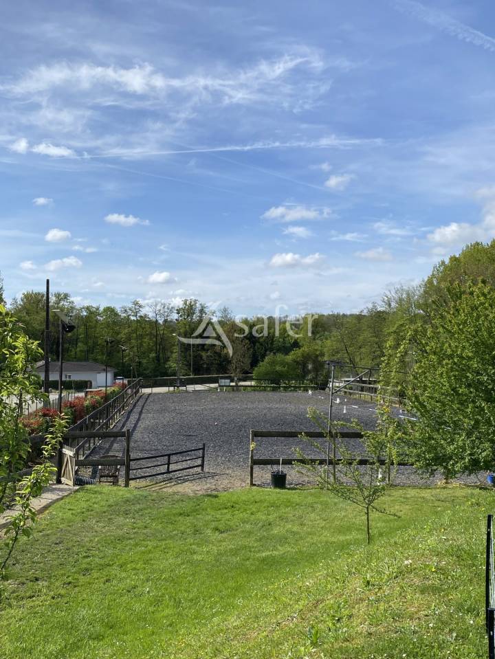 Equestrian property  Ain