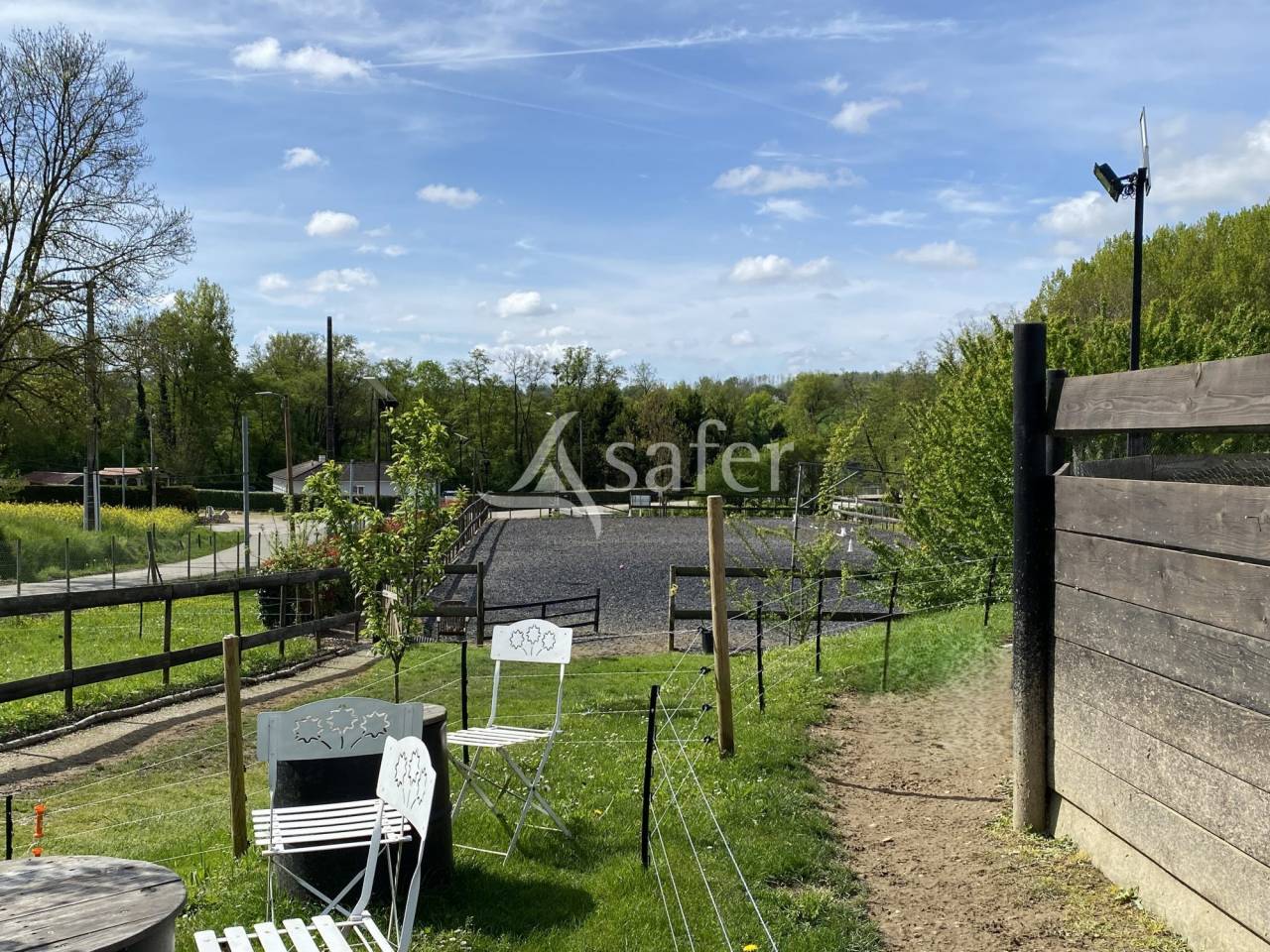 Equestrian property  Ain