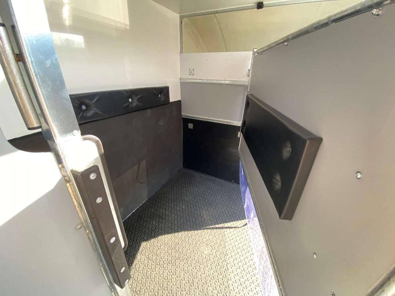 Horsebox HGV Opel Movano 2021 New