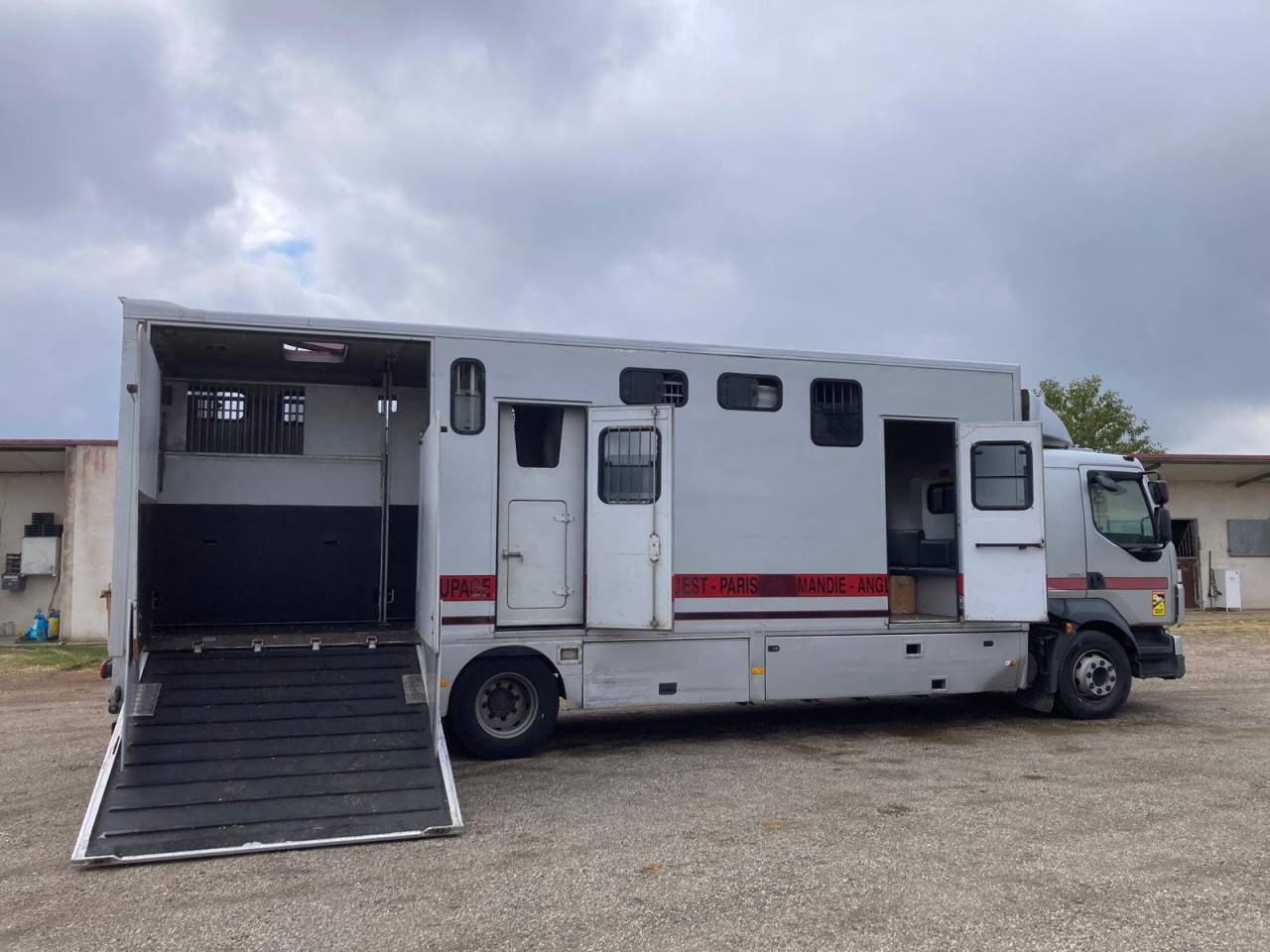 Horsebox NON-HGV Volvo CAMION MTM 2012 Used