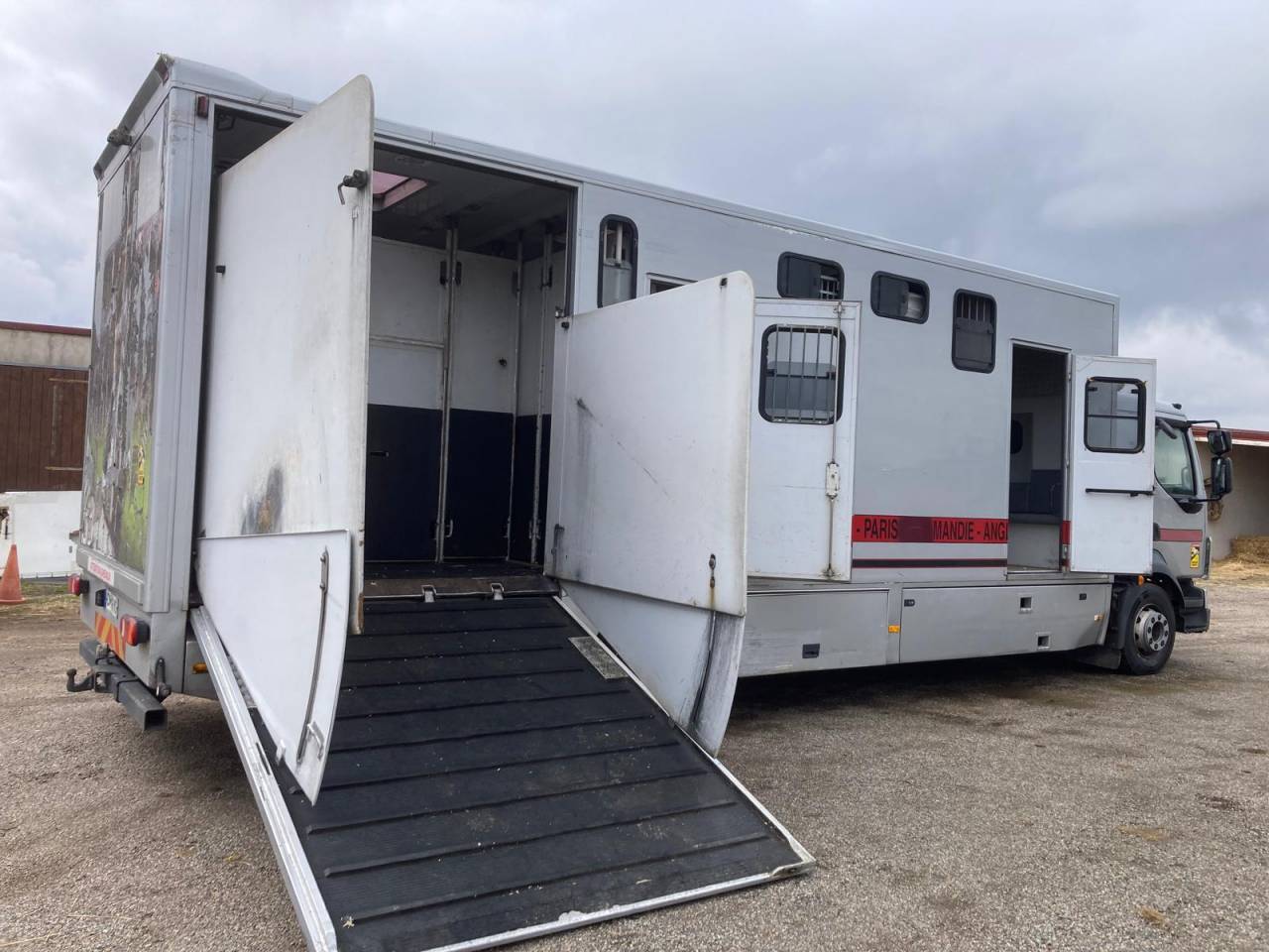 Horsebox NON-HGV Volvo CAMION MTM 2012 Used