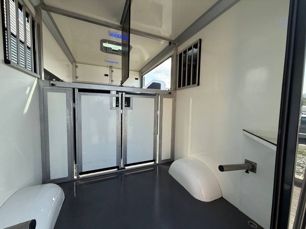 Horsebox HGV STX MOVANO 165CH 2018 Used