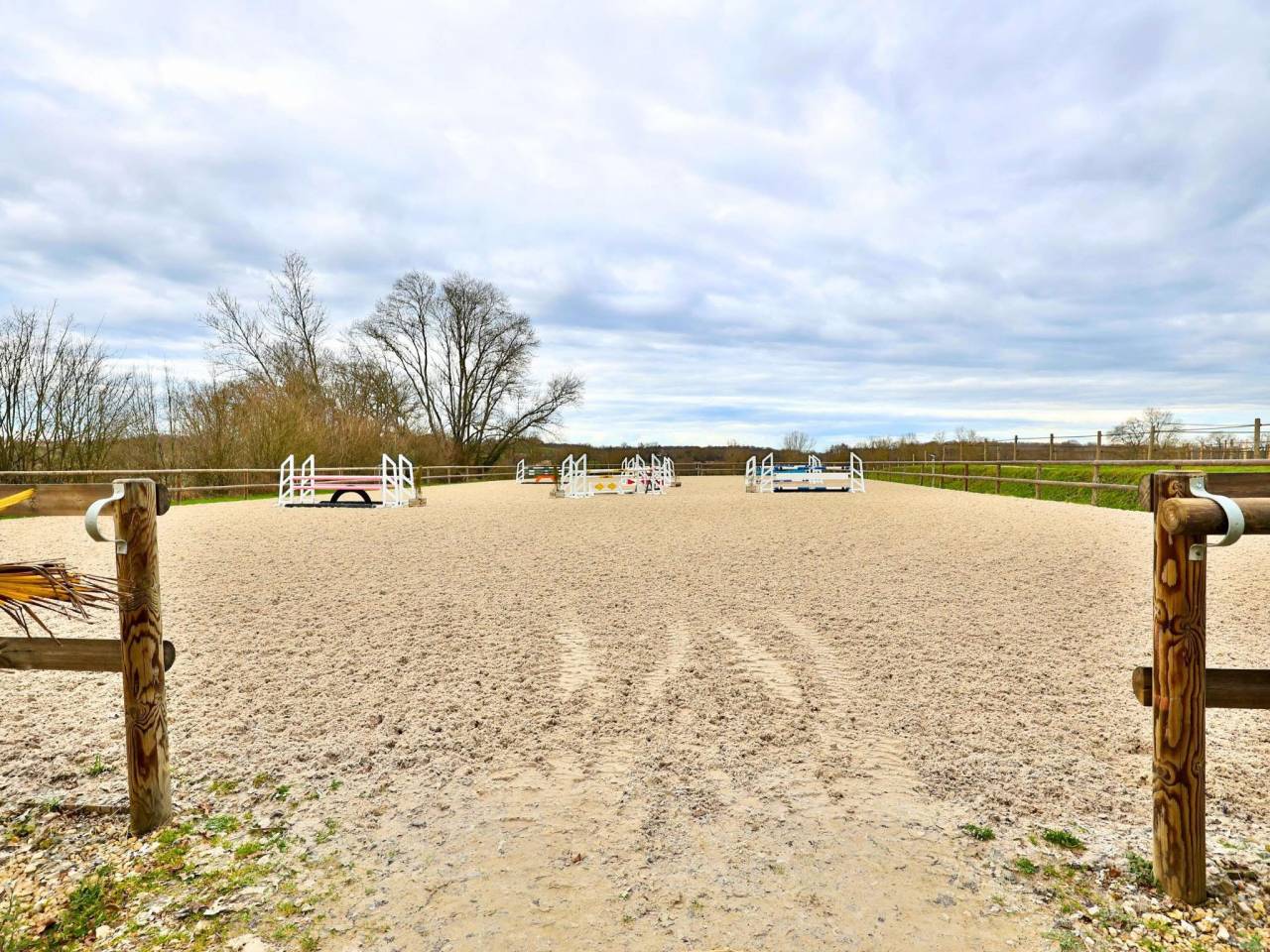 Equestrian property  Ain