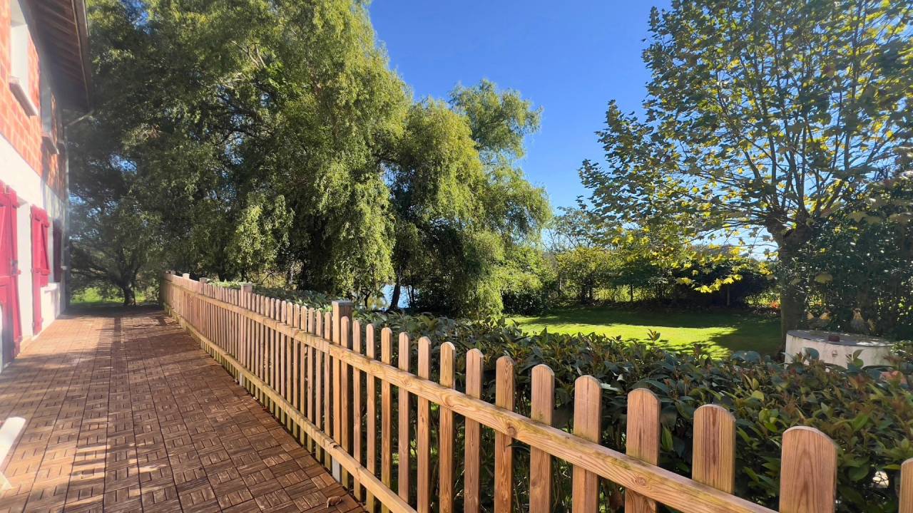 Equestrian property  Landes