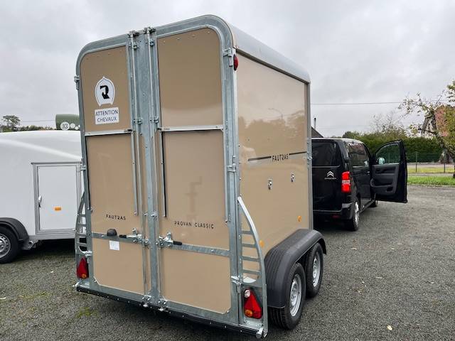 Horse trailer Fautras provan 2 Stalls 2025 New