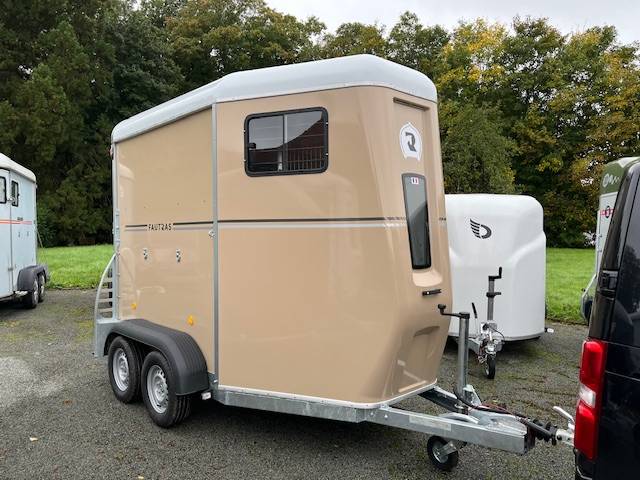 Horse trailer Fautras provan 2 Stalls 2025 New