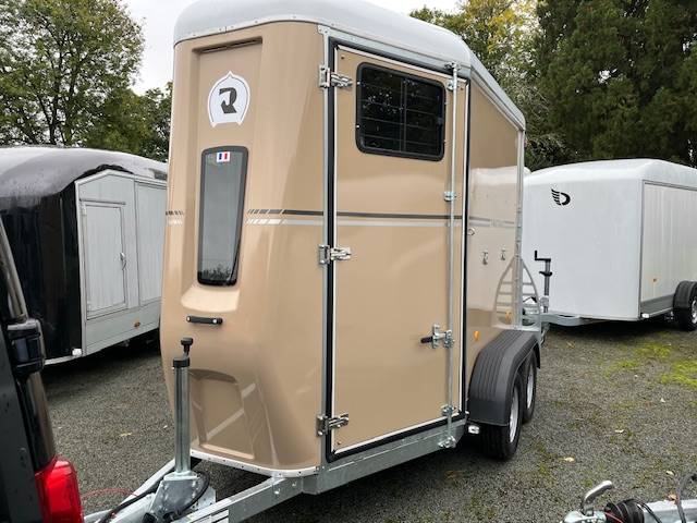 Horse trailer Fautras provan 2 Stalls 2025 New