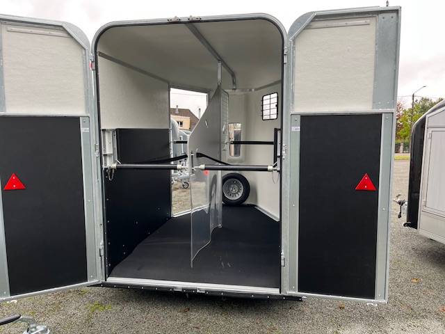 Horse trailer Fautras provan 2 Stalls 2025 New