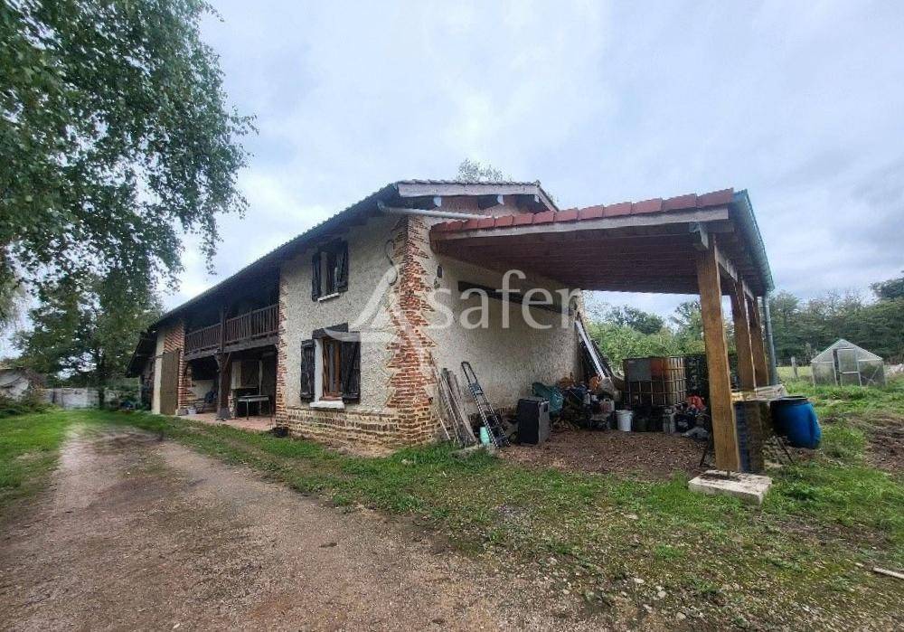 Equestrian property  Ain