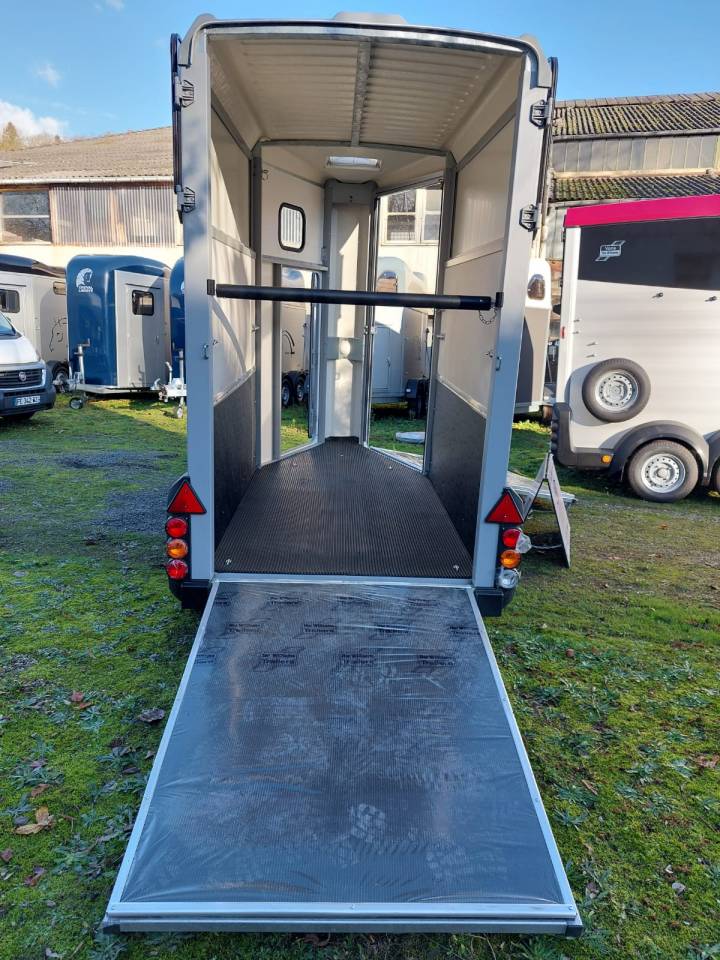 Horse trailer Ifor Williams HB 403 1,5 Stalls 2025 New