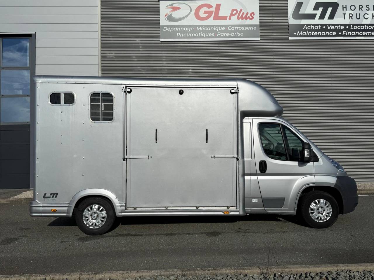 Horsebox HGV Equi-Trek EQUI-TREK 3 PLACES 2009 Used