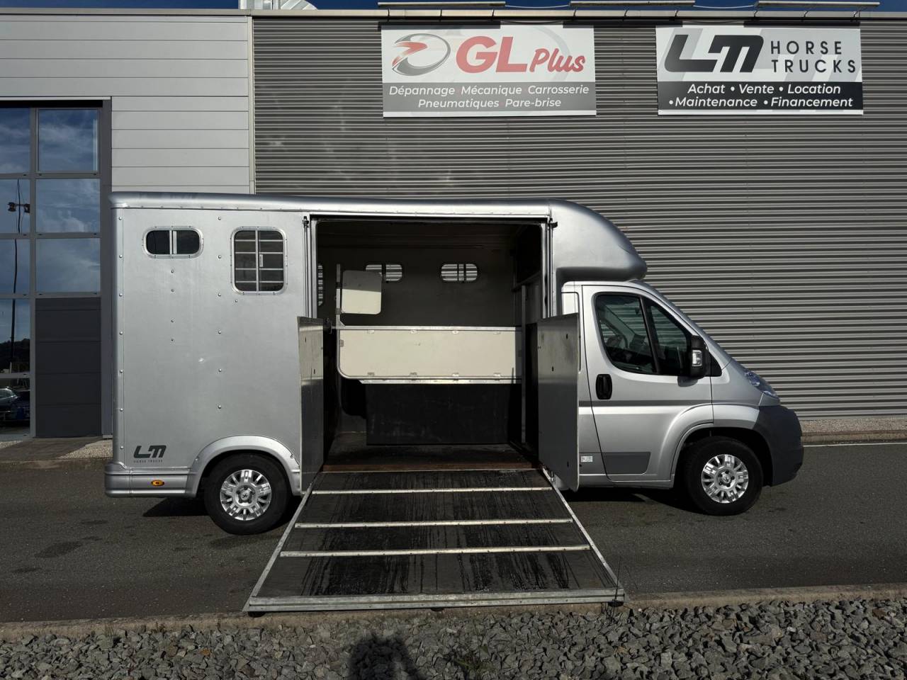 Horsebox HGV Equi-Trek EQUI-TREK 3 PLACES 2009 Used