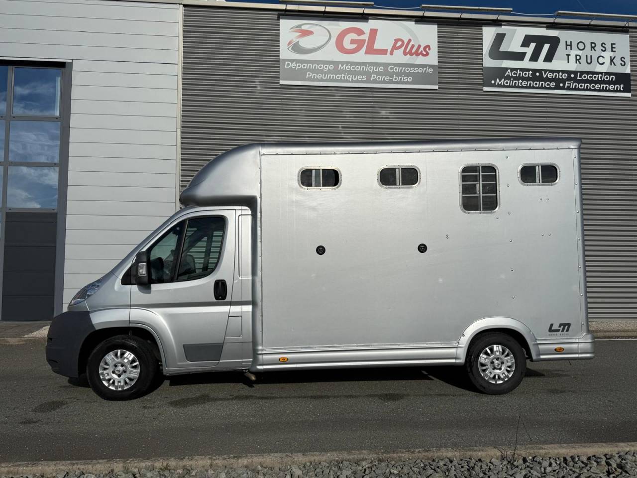 Horsebox HGV Equi-Trek EQUI-TREK 3 PLACES 2009 Used