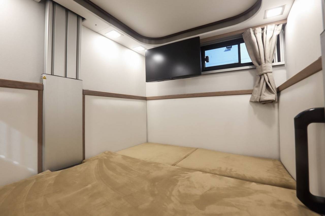 Horsebox NON-HGV - Other brand - Scania P420 2025 New