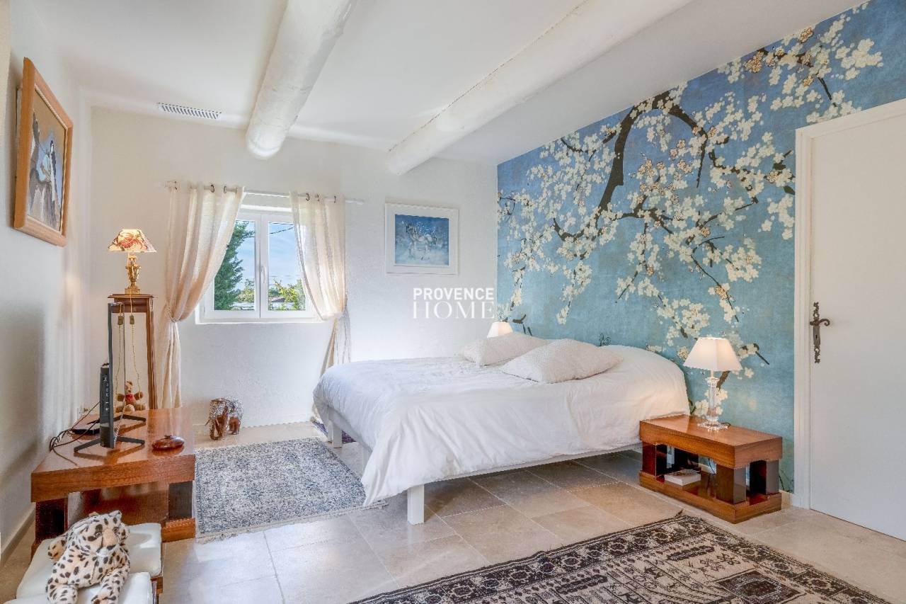 Equestrian property  Vaucluse