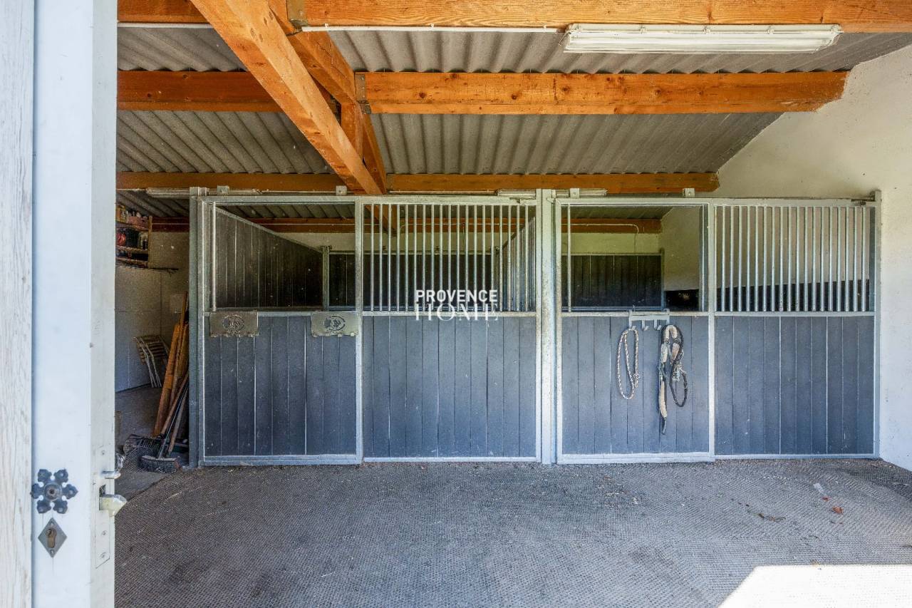 Equestrian property  Vaucluse