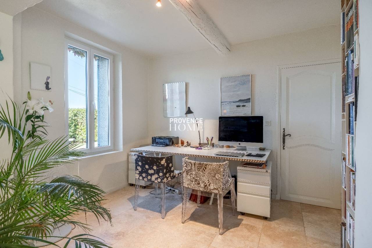 Equestrian property  Vaucluse