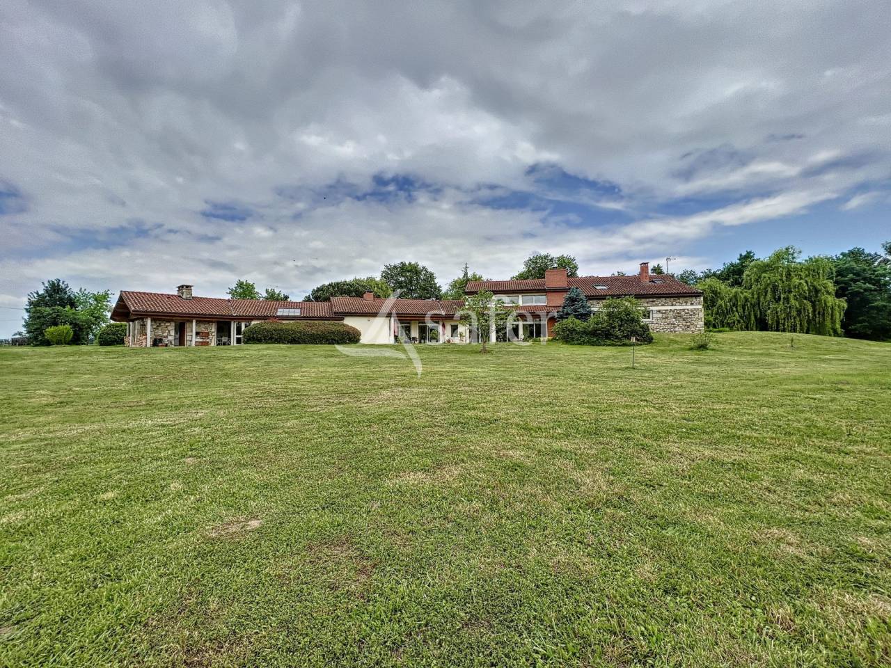 Other country property  Loire