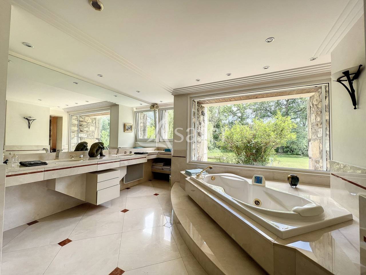 Other country property  Loire