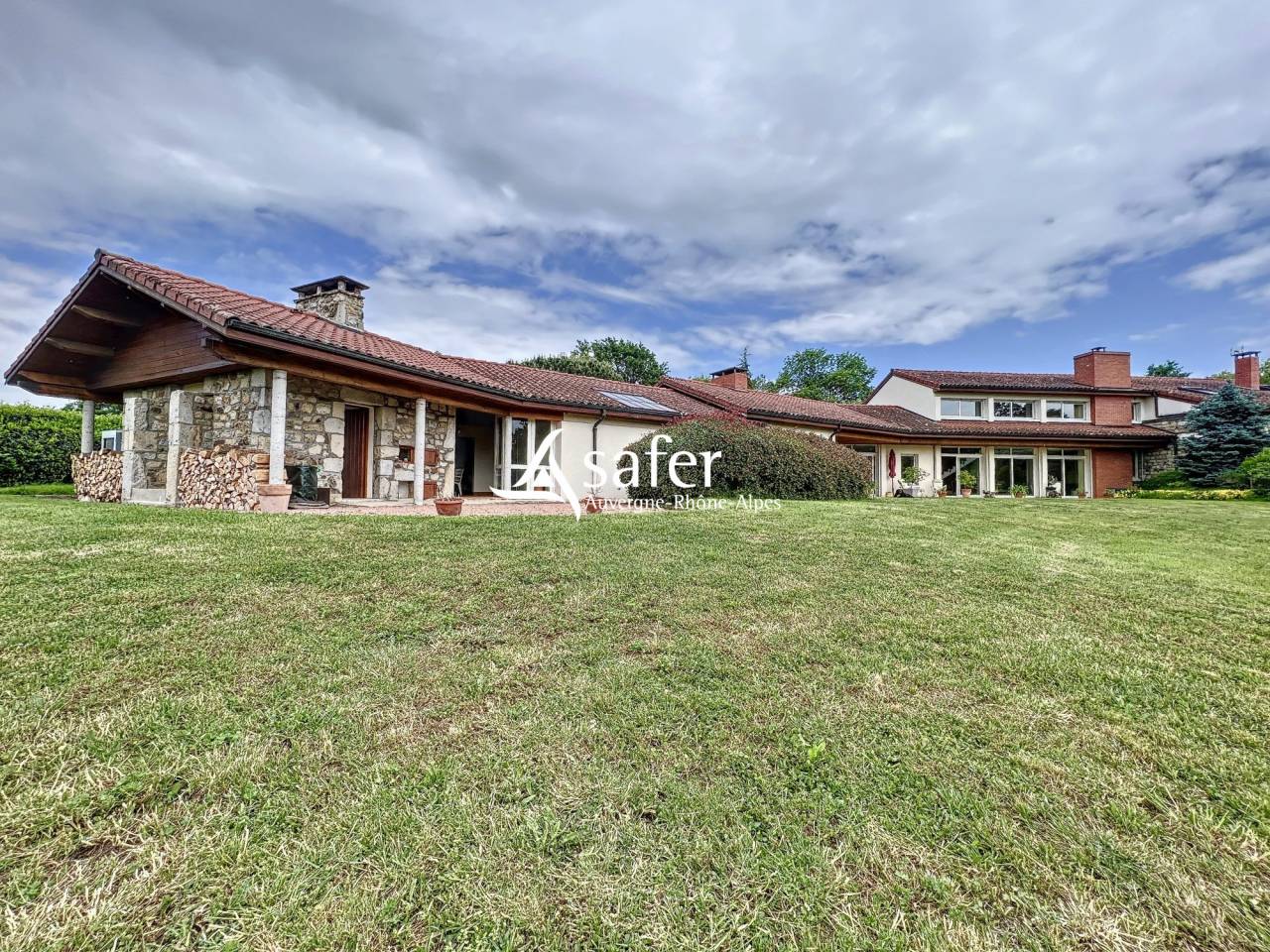 Other country property  Loire