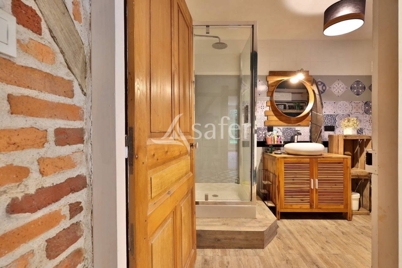 Equestrian property  Ain