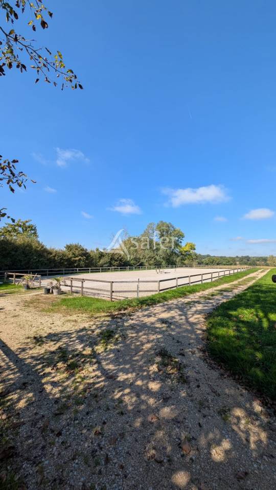 Equestrian property  Ain