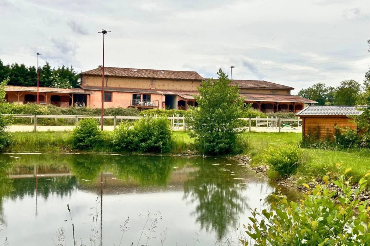 Equestrian property  Ain