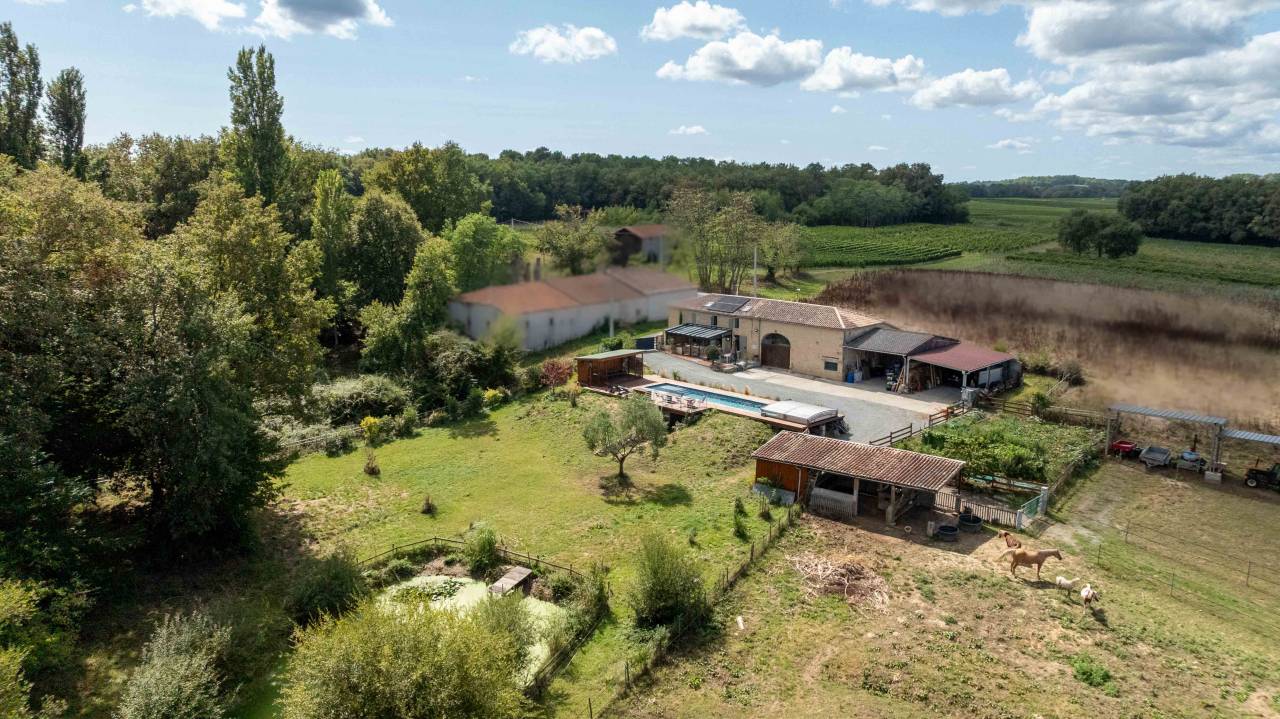 Equestrian property  Gironde