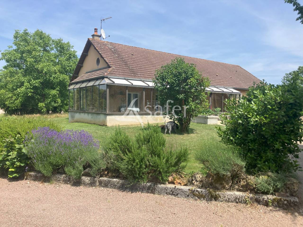 Other country property  Yonne