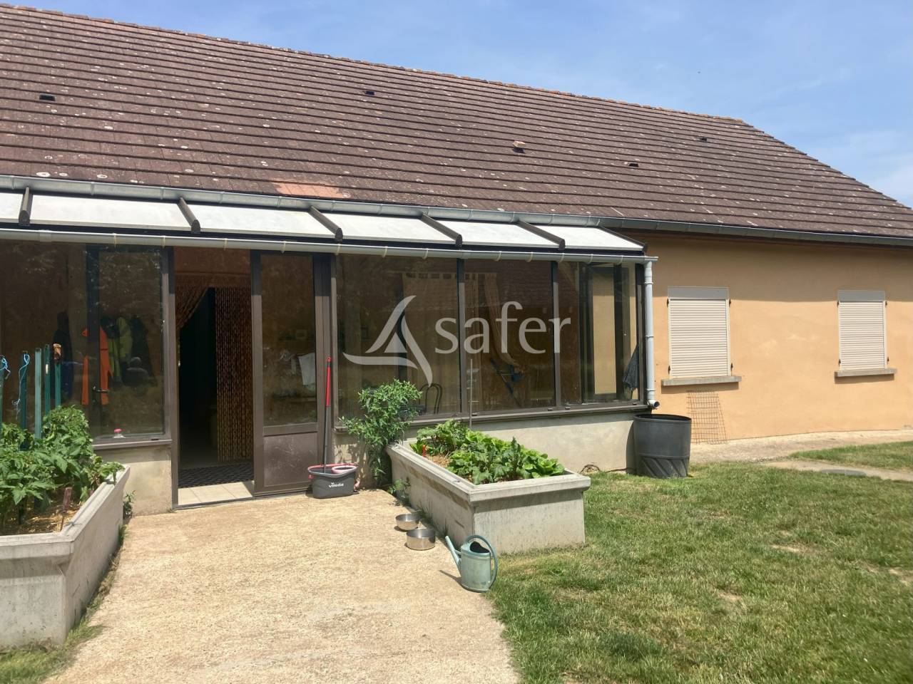 Other country property  Yonne