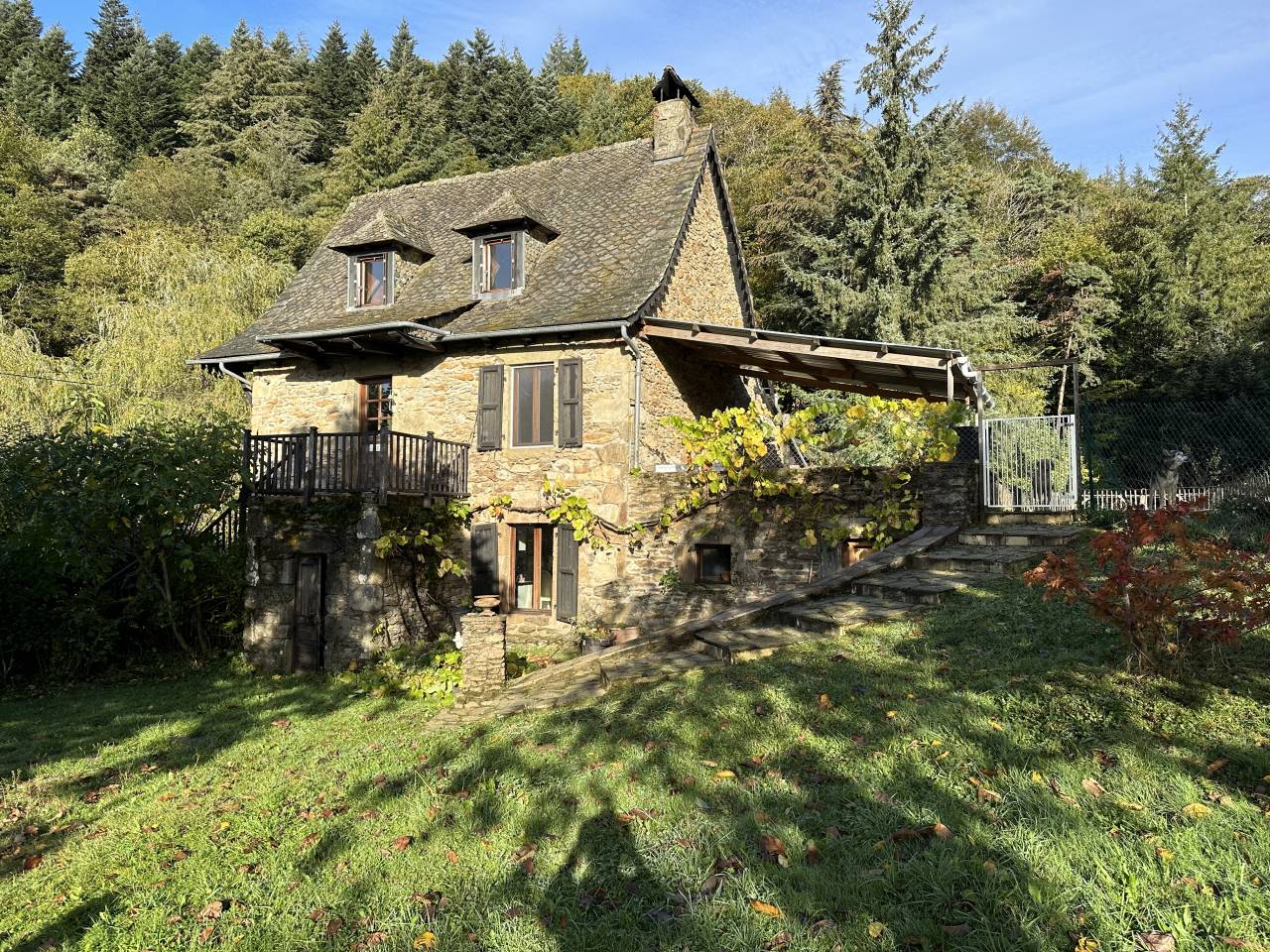 Luxurious equestrian property  Cantal