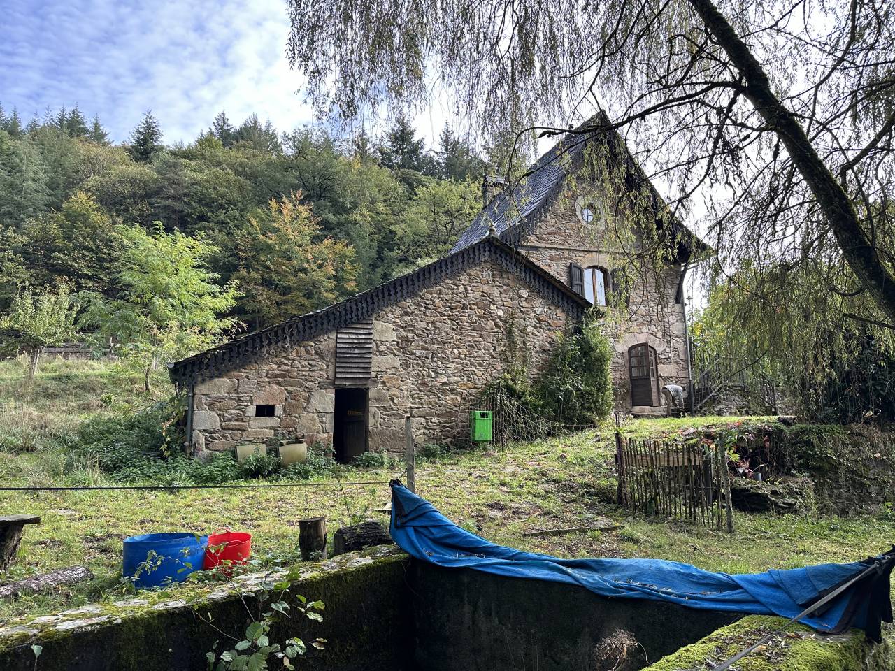Luxurious equestrian property  Cantal