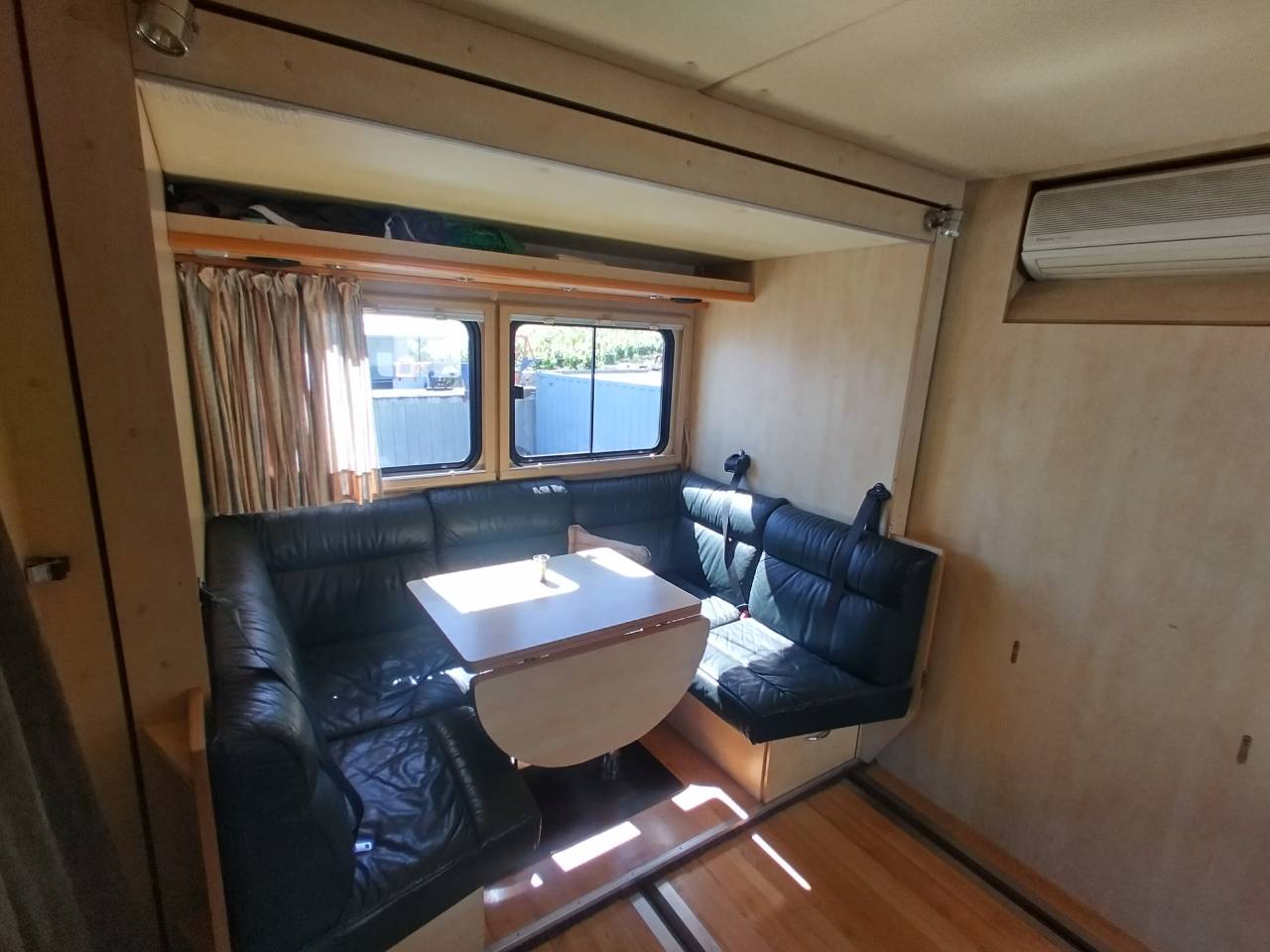 Horsebox NON-HGV Scania L144 6x2 2003 Used