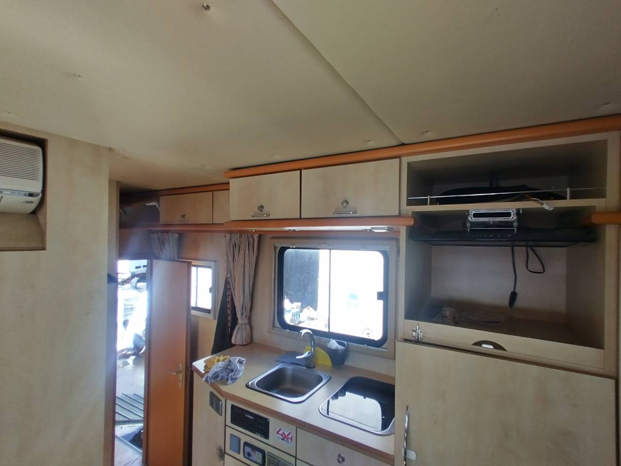 Horsebox NON-HGV Scania L144 6x2 2003 Used