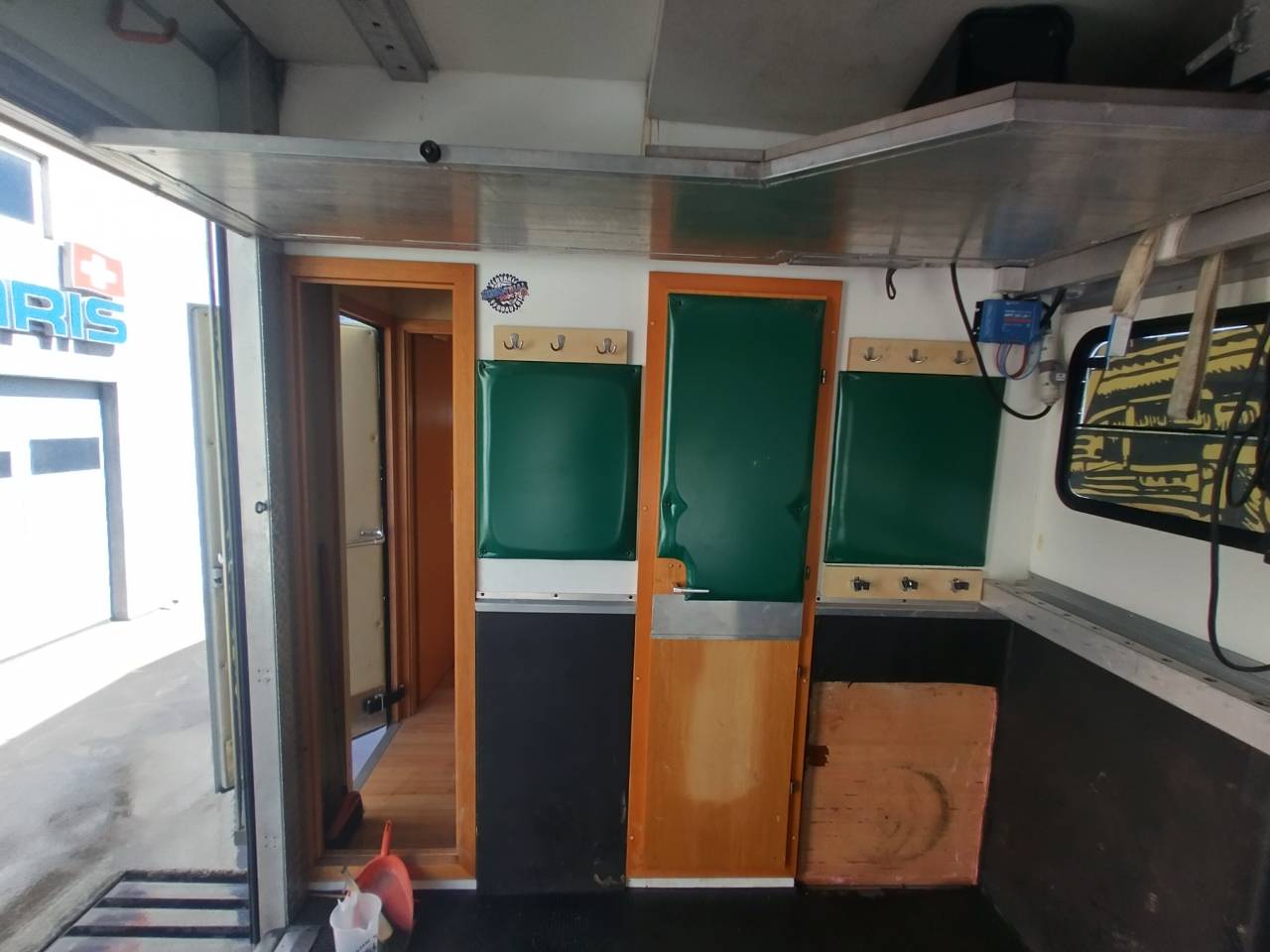 Horsebox NON-HGV Scania L144 6x2 2003 Used