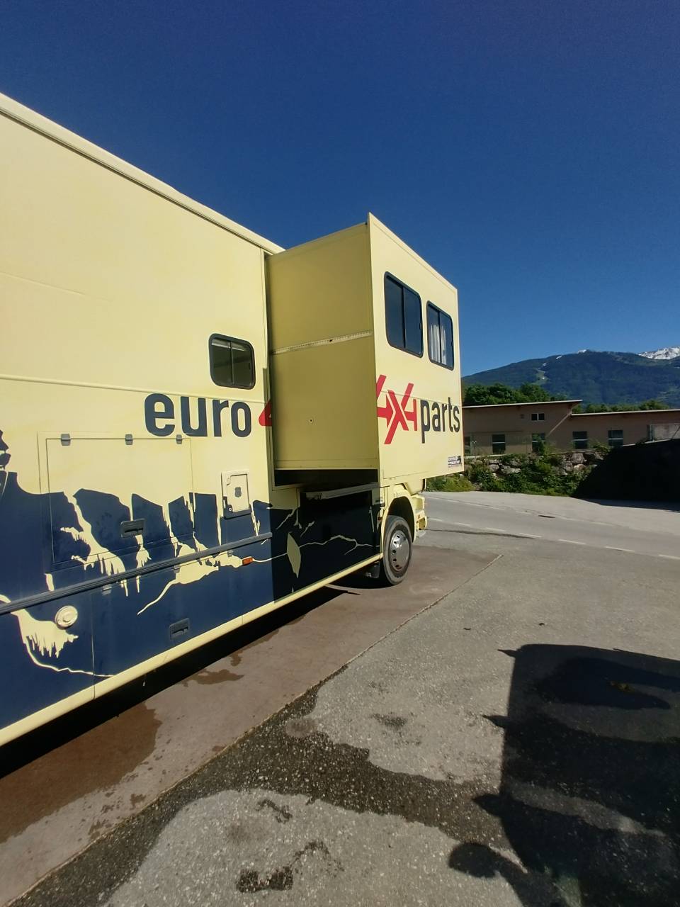 Horsebox NON-HGV Scania L144 6x2 2003 Used