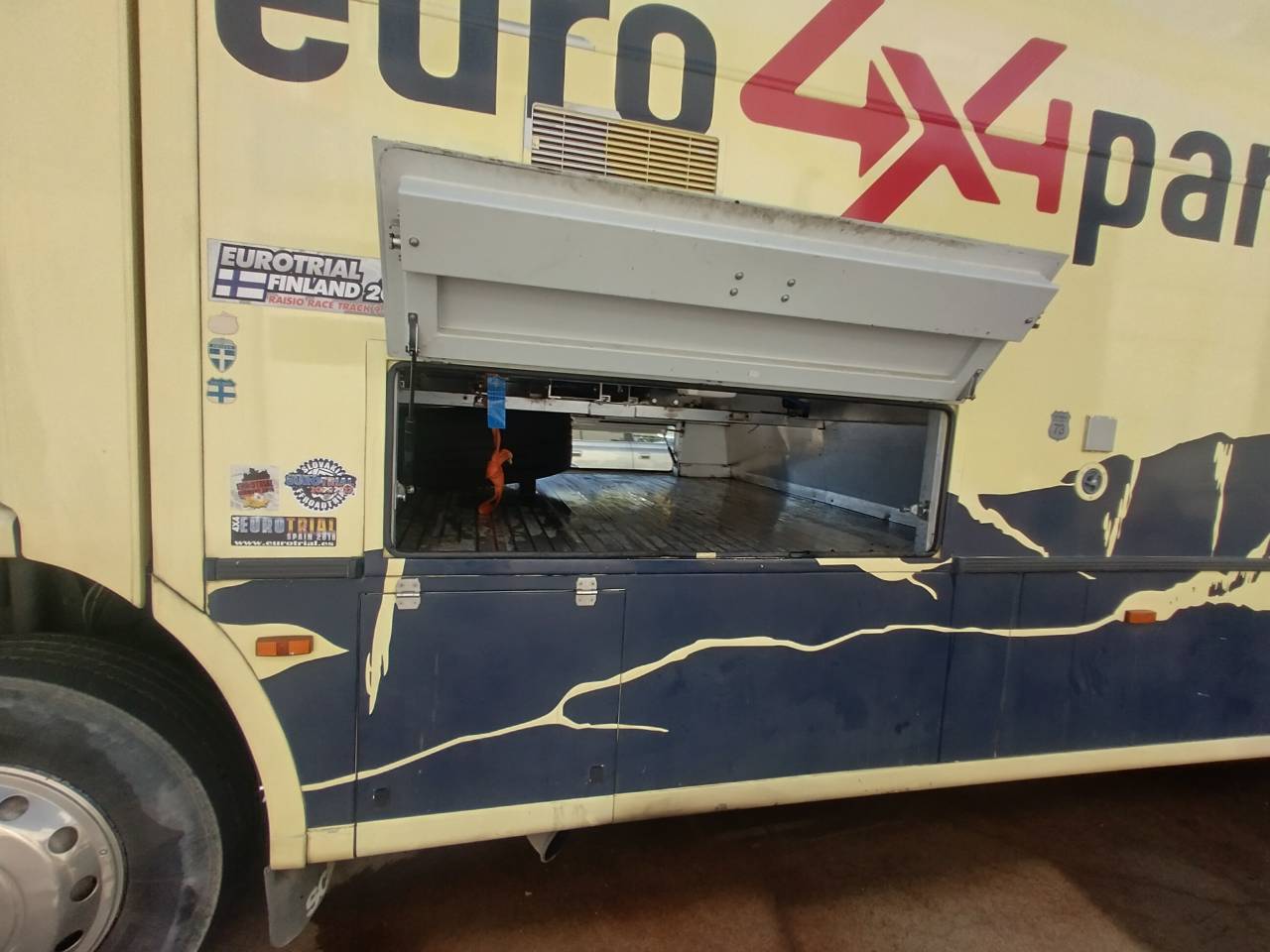 Horsebox NON-HGV Scania L144 6x2 2003 Used