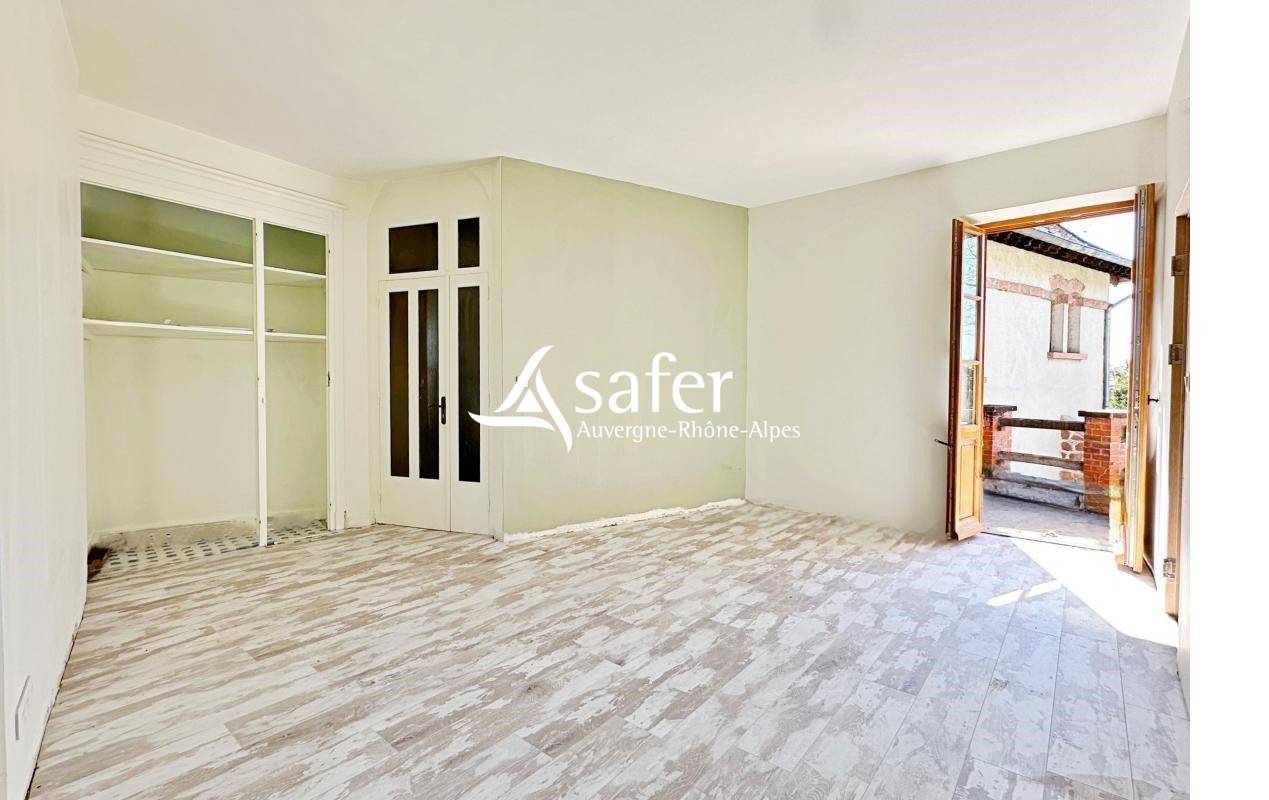 Other country property  Rh&ocirc;ne