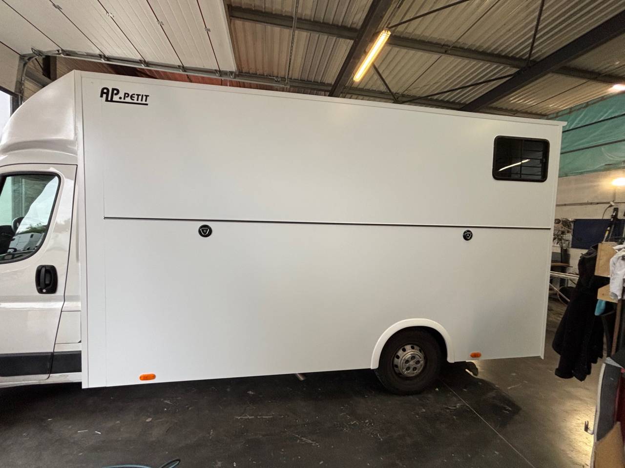 Horsebox HGV AP Petit Peugeot Boxer L4   2020 New