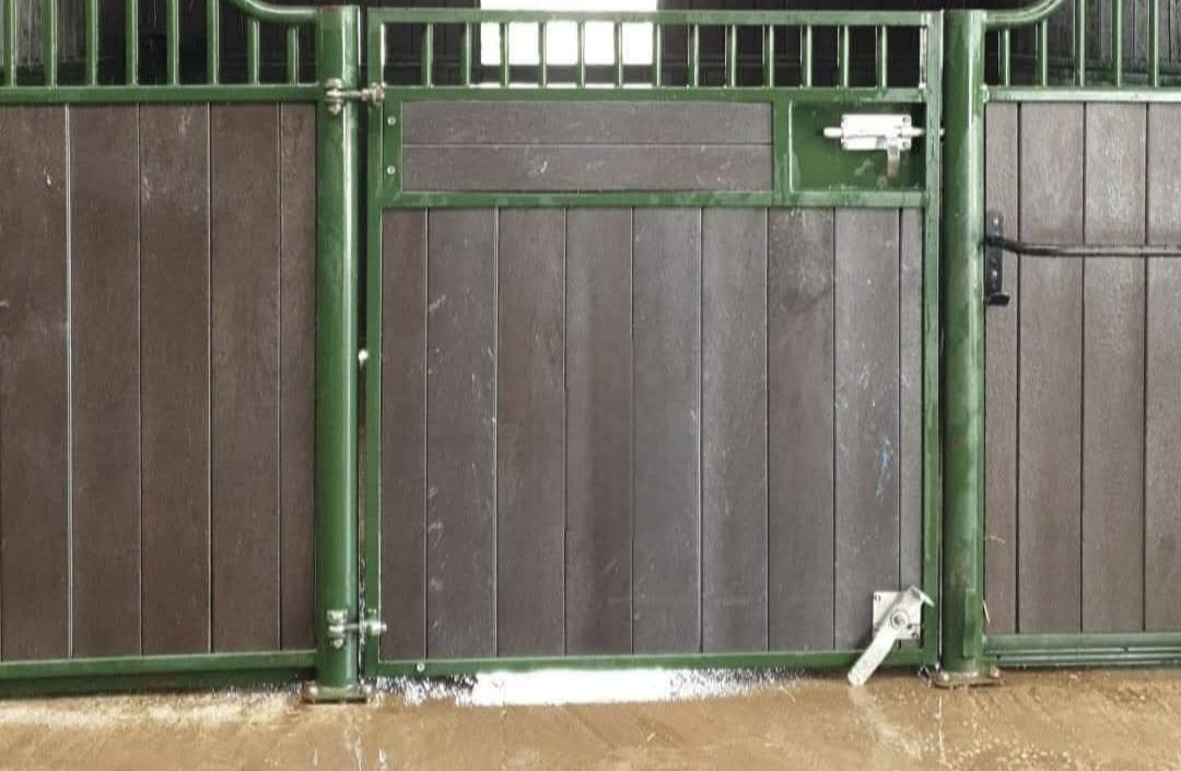 Livery yard  Tarn-et-Taronne