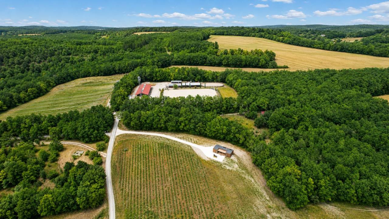 Livery yard  Tarn-et-Taronne