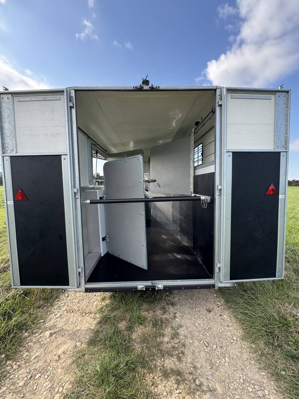 Horse trailer Fautras Oblic +3 victorius 3 Stalls 2024 Used
