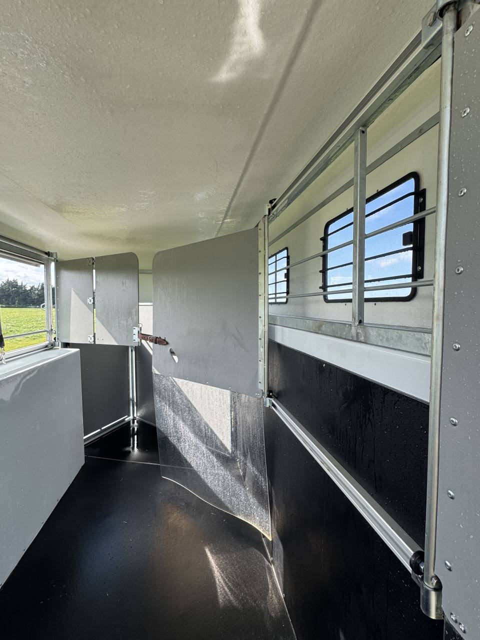 Horse trailer Fautras Oblic +3 victorius 3 Stalls 2024 Used