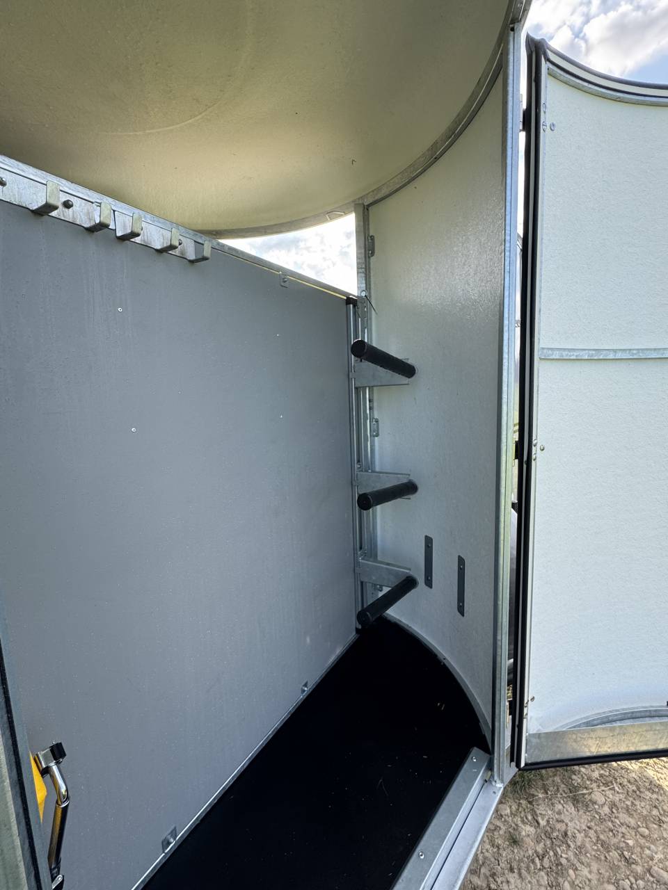 Horse trailer Fautras Oblic +3 victorius 3 Stalls 2024 Used