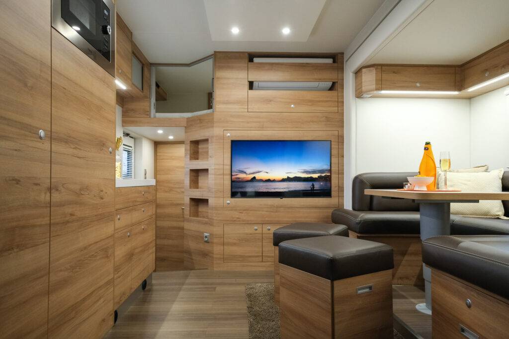 Horsebox NON-HGV Krismar Scania P420 2025 New