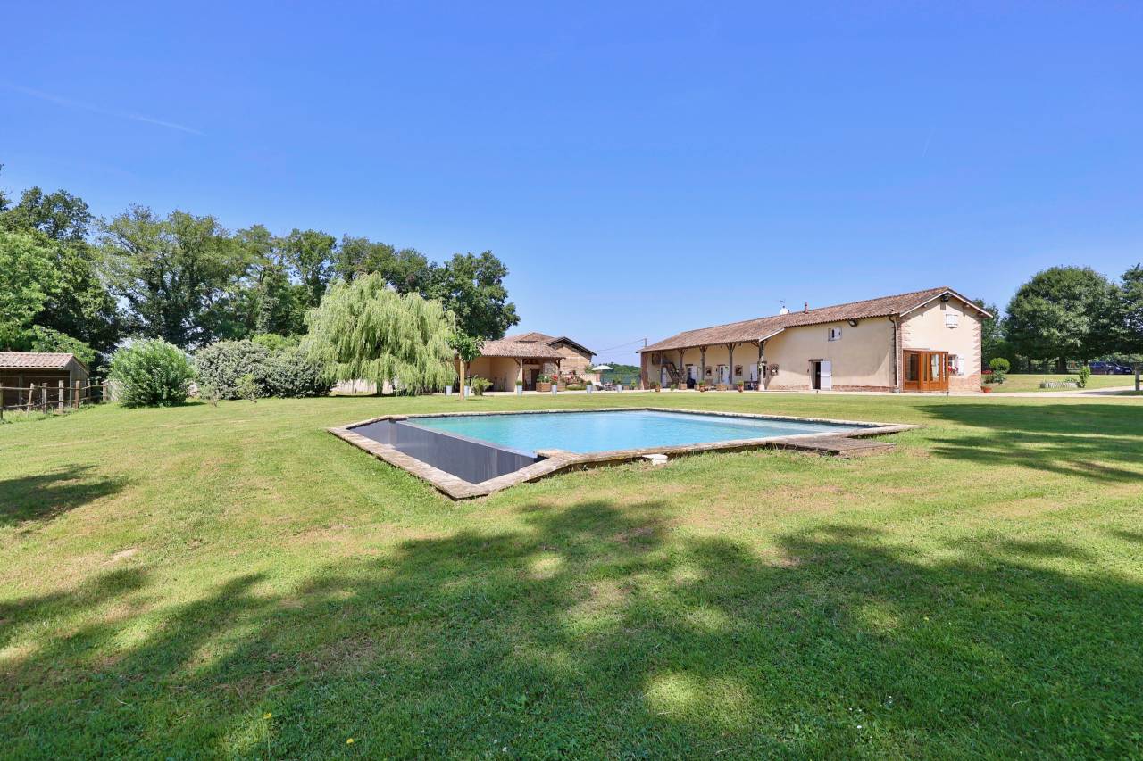 Luxurious equestrian property  Ain