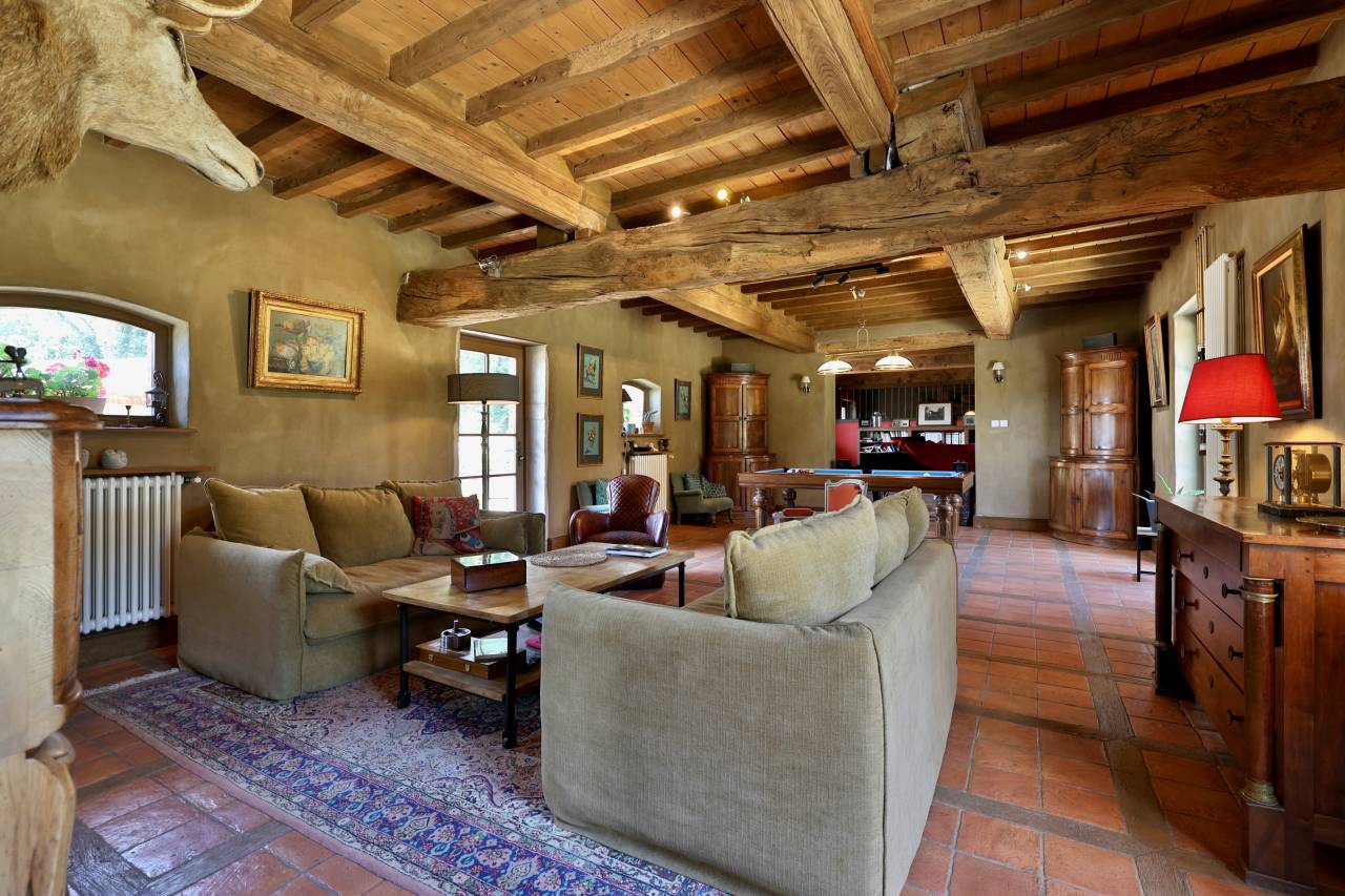 Luxurious equestrian property  Ain