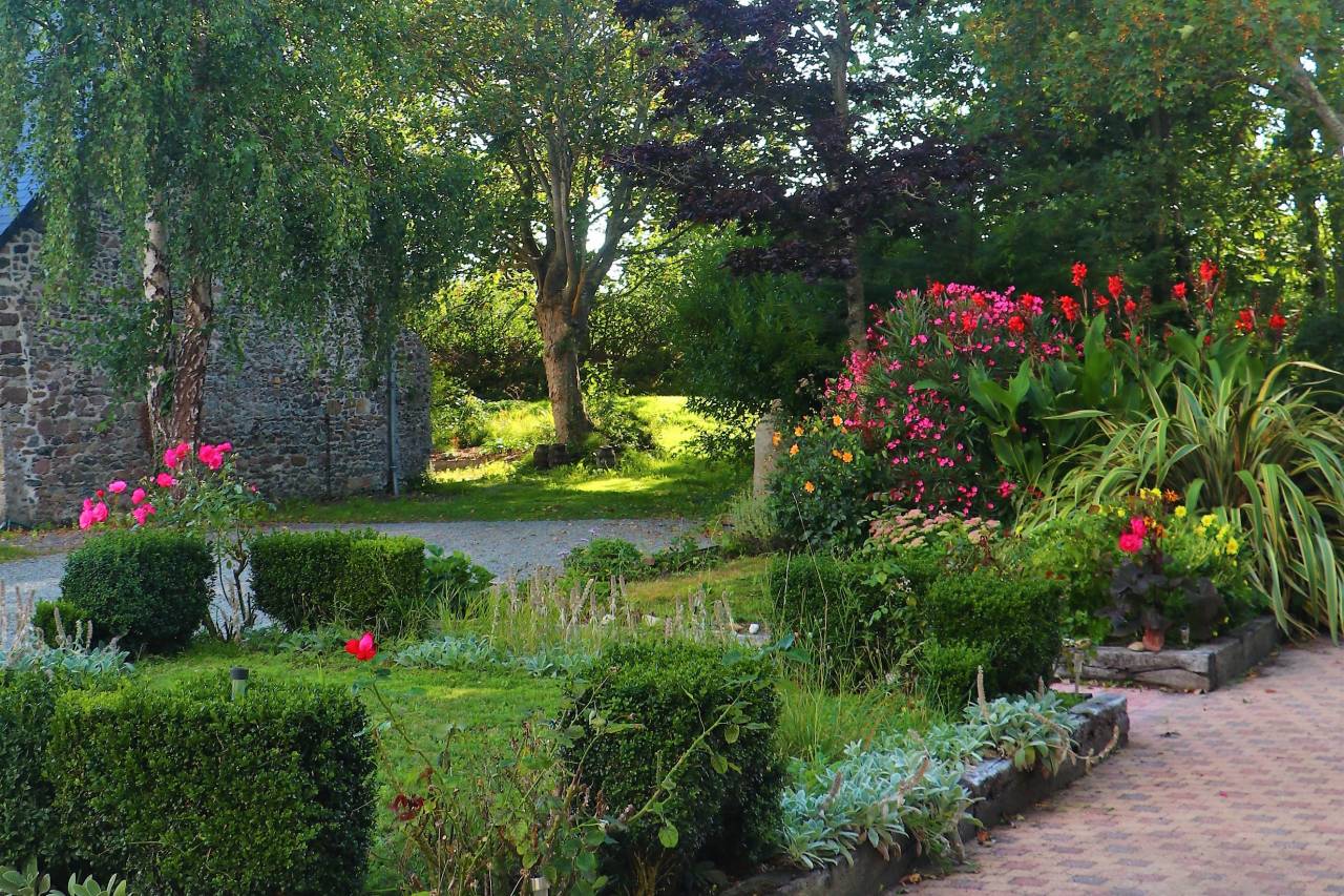 Luxurious equestrian property  Manche