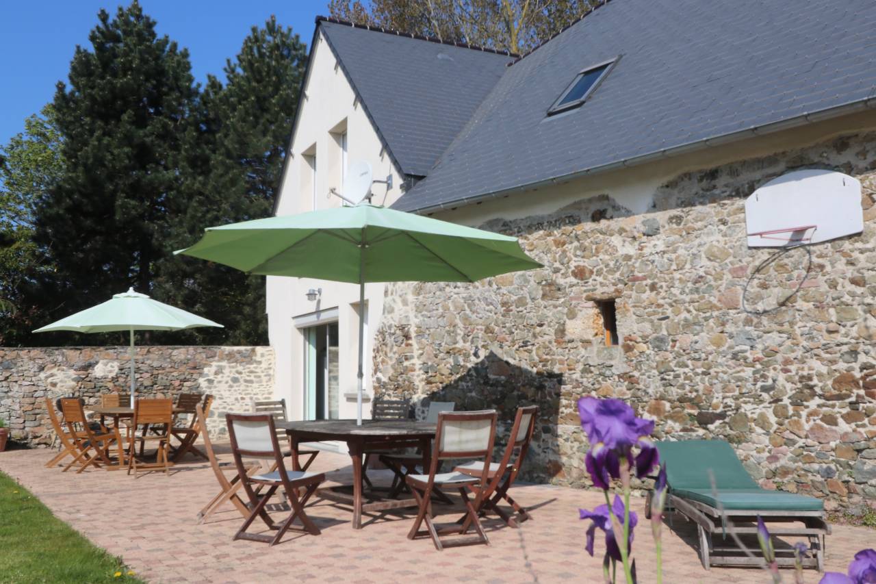 Luxurious equestrian property  Manche